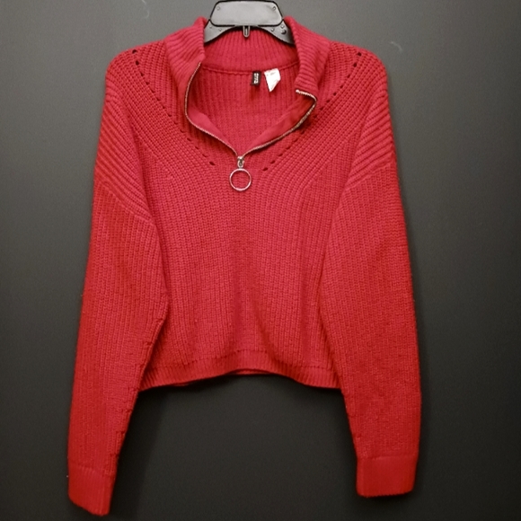 Divided Sweaters - DIVIDED MEDIUM SWEATER *THE ZIPPER  IS BROKEN AND DOES NOT ZIP UP